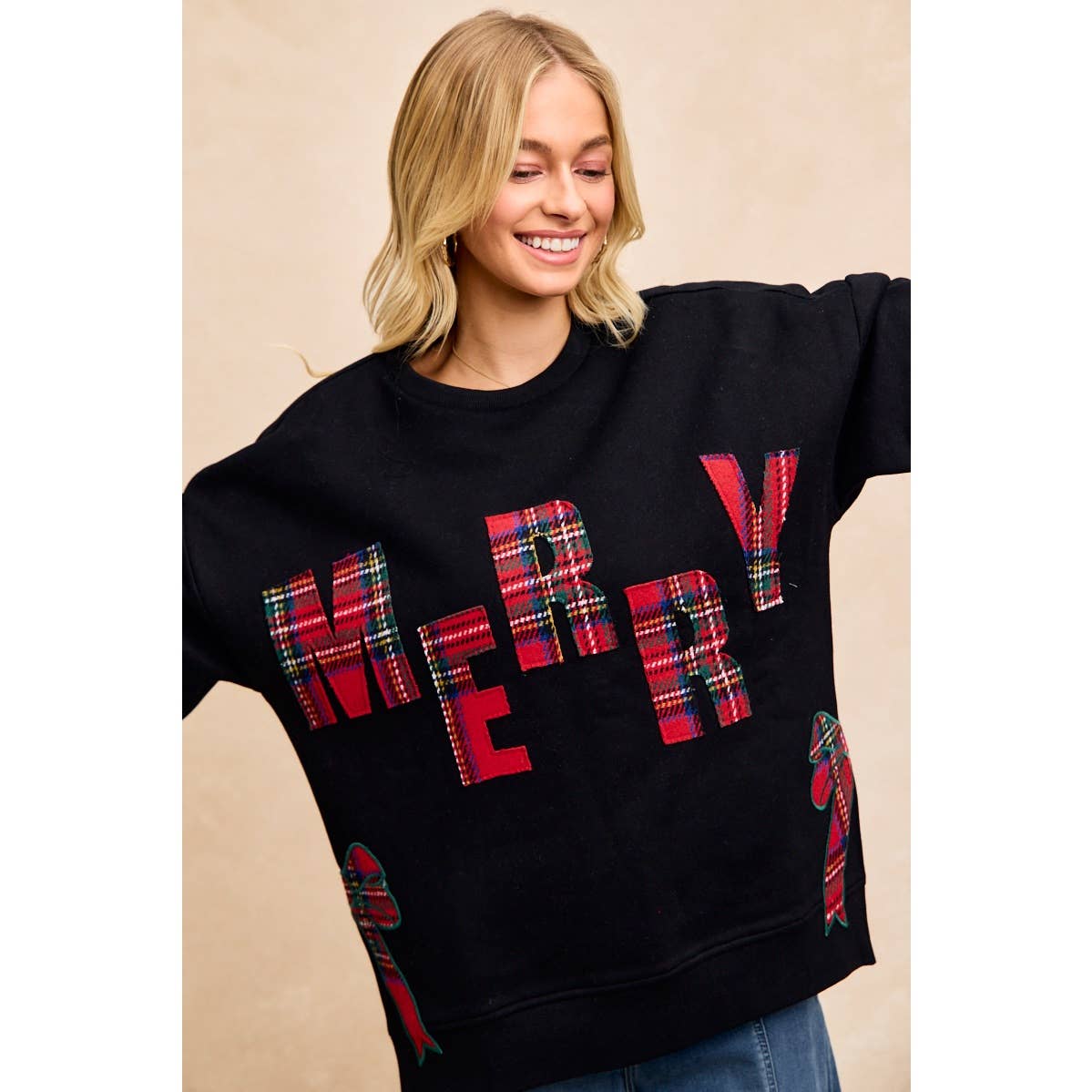 CHRISTMAS PLAID MERRY SIDE BOW PATCHES SWEATSHIRT: CREAM/RED PLAID / L
