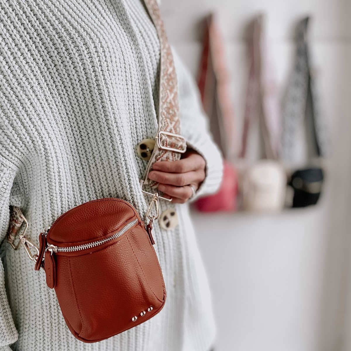 Ellie Crossbody Bag : Black