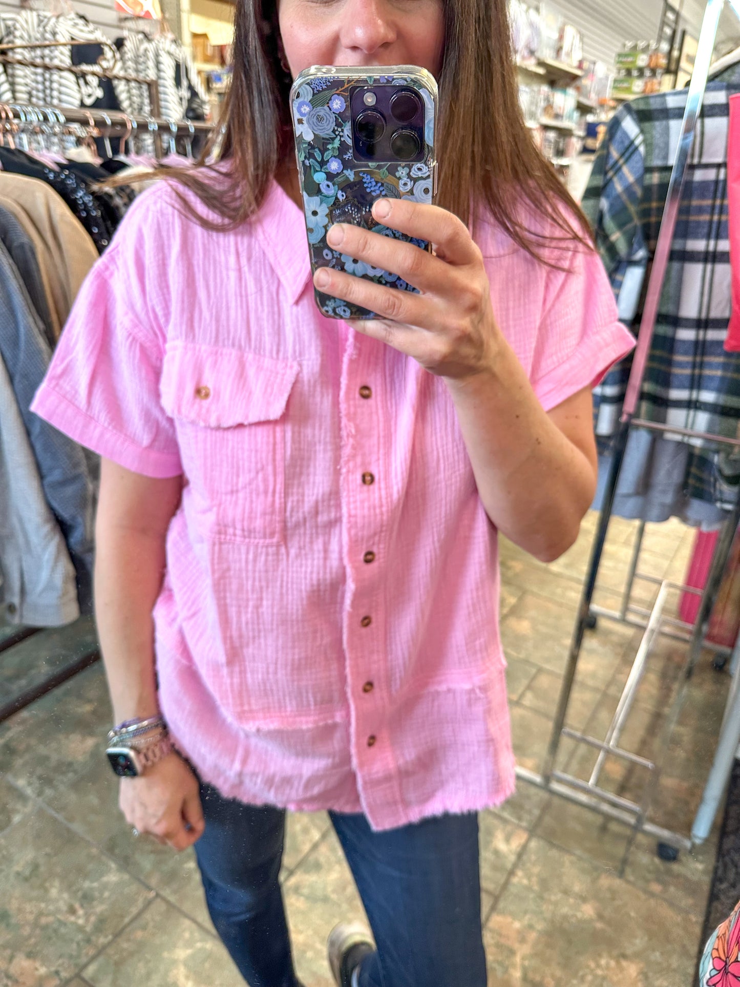 COTTON GAUZE SHORT SLEEVE BUTTON DOWN TOP - Bubble Gum Pink