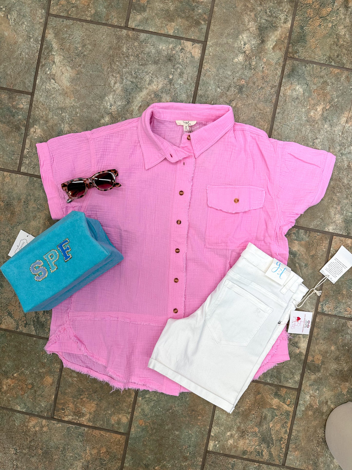 COTTON GAUZE SHORT SLEEVE BUTTON DOWN TOP - Bubble Gum Pink