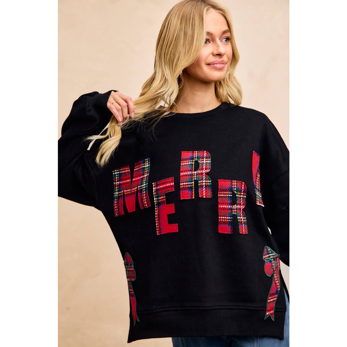 CHRISTMAS PLAID MERRY SIDE BOW PATCHES SWEATSHIRT: CREAM/RED PLAID / L
