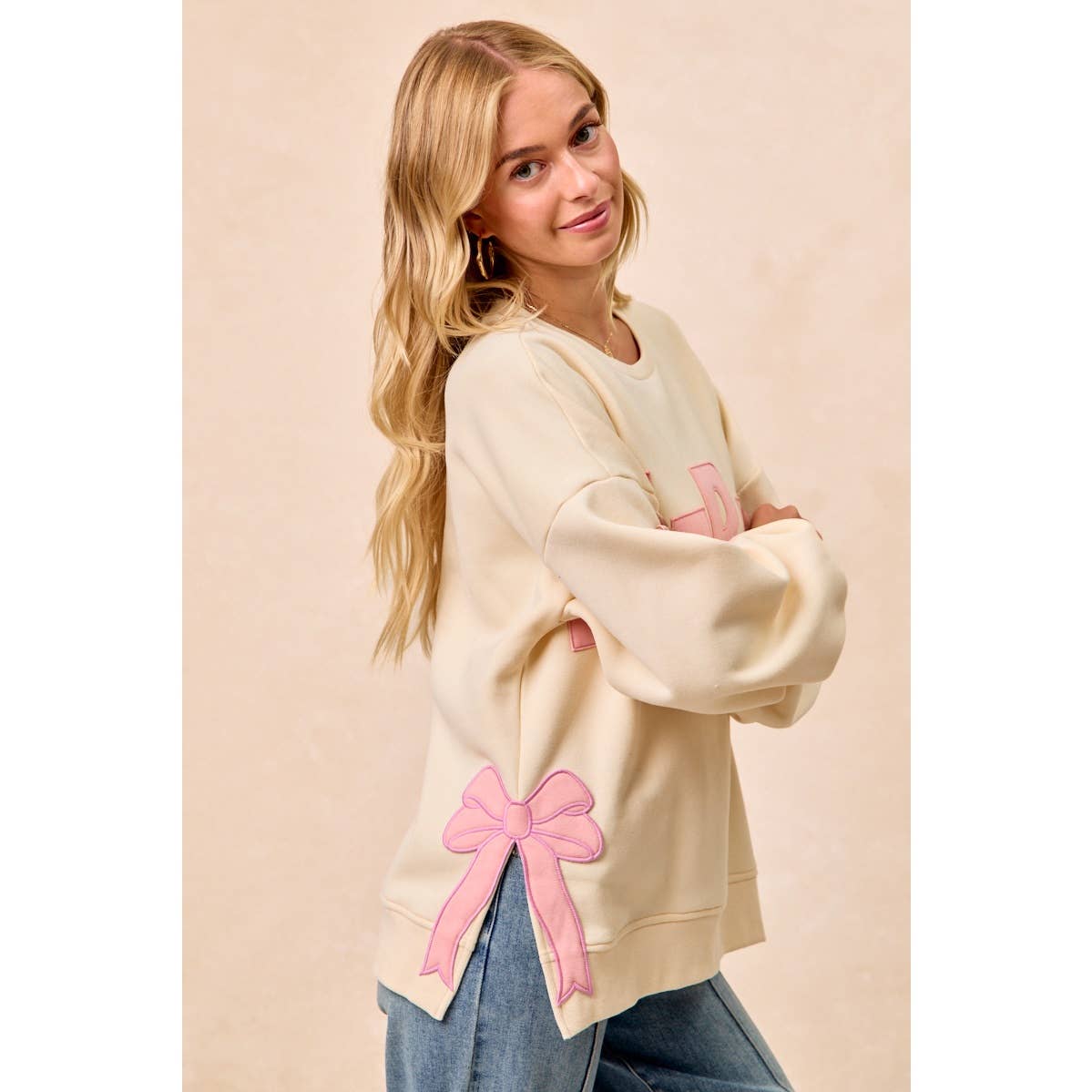 MERRY SIDE BOW PATCHES CHRISTMAS FLEECE SWEATSHIRT: RED/PINK / S