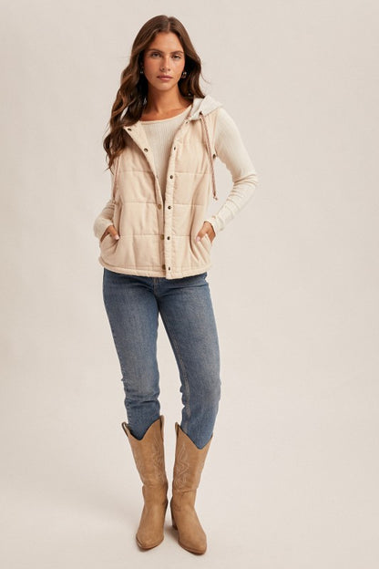 Contrast Trimmed Puffer Vest With Hoodie