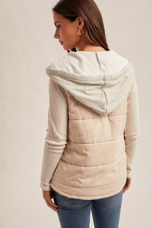 Contrast Trimmed Puffer Vest With Hoodie