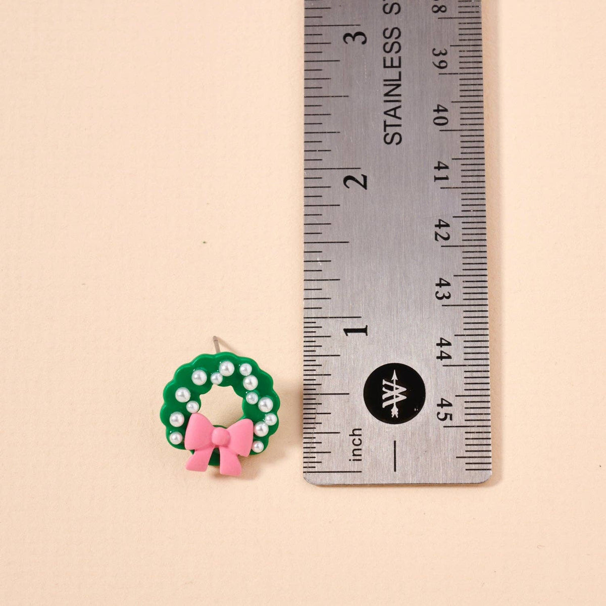 Pearl Christmas Wreath Stud Earrings | Bow Holiday Earrings: Green / One / 4BE32042