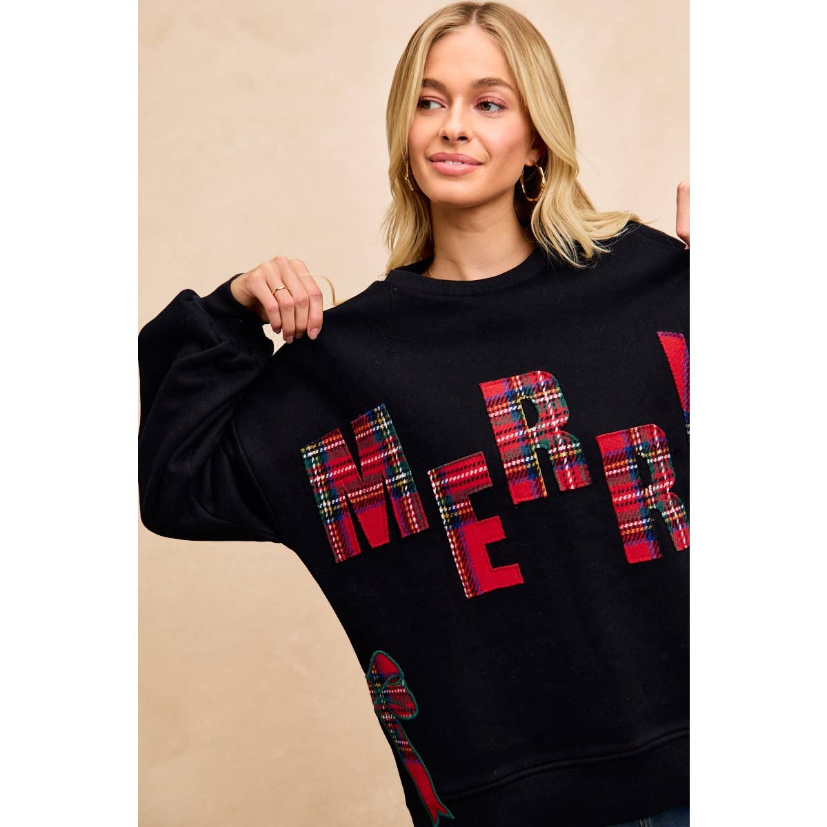 CHRISTMAS PLAID MERRY SIDE BOW PATCHES SWEATSHIRT: CREAM/RED PLAID / XL