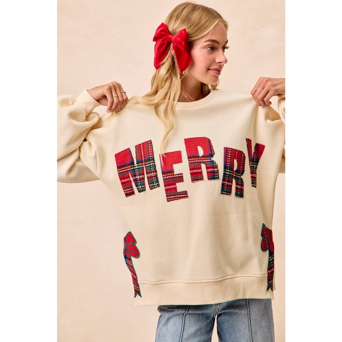 CHRISTMAS PLAID MERRY SIDE BOW PATCHES SWEATSHIRT: CREAM/RED PLAID / L