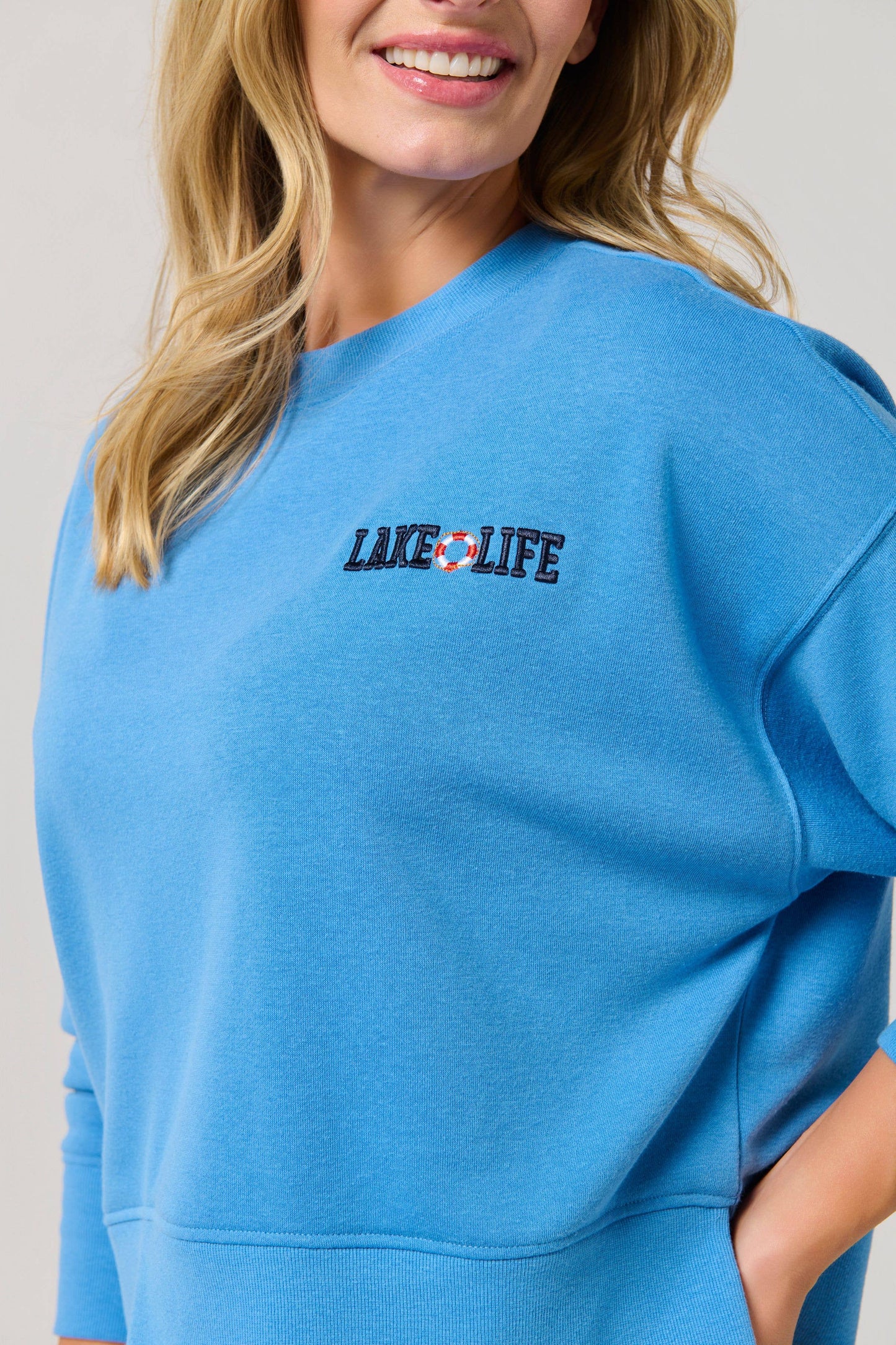 "BOAT DOCKS AND FLIP FLOPS" RELAXED SWEATSHIRT: SMALL