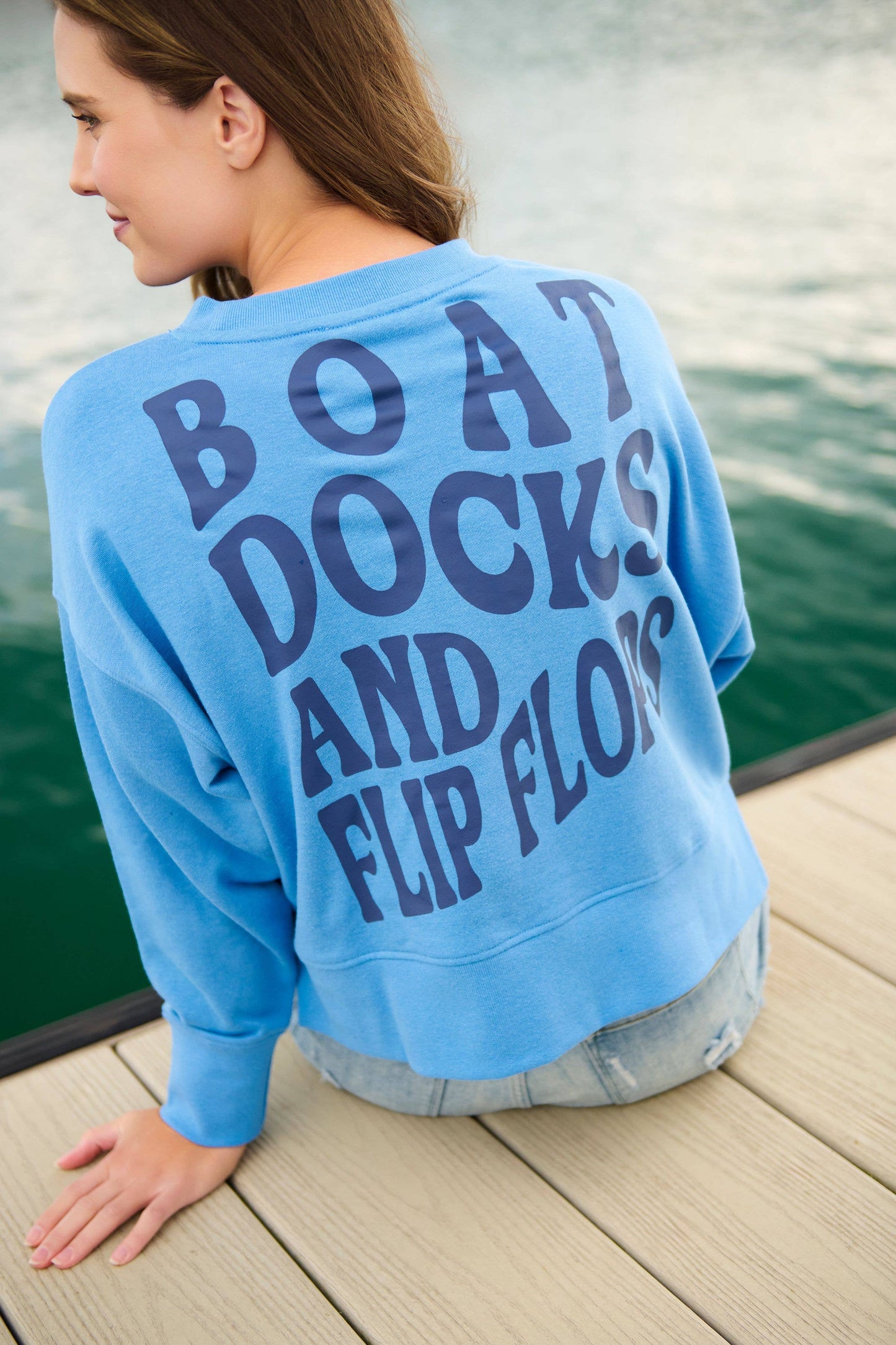 "BOAT DOCKS AND FLIP FLOPS" RELAXED SWEATSHIRT: SMALL
