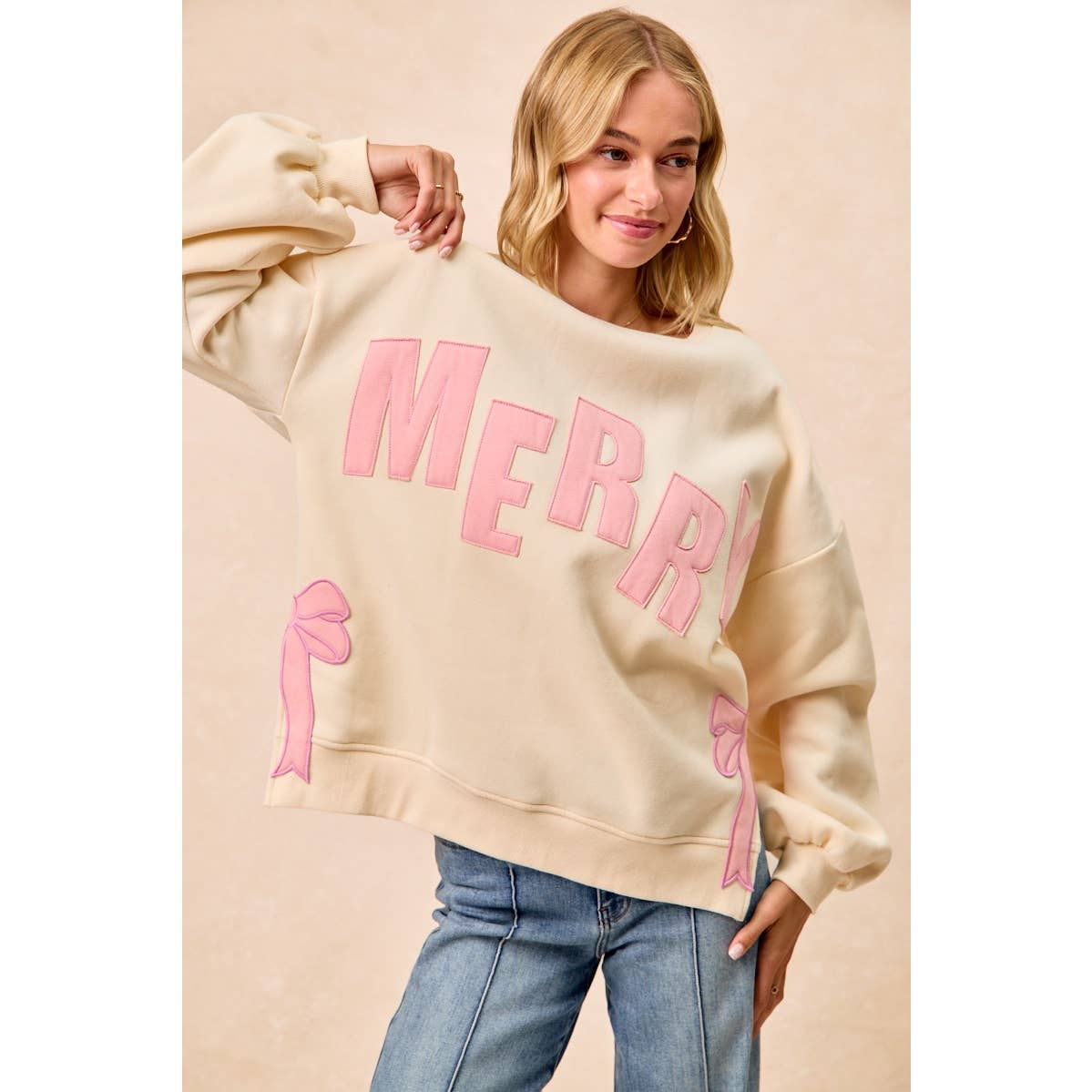 MERRY SIDE BOW PATCHES CHRISTMAS FLEECE SWEATSHIRT: RED/PINK / L