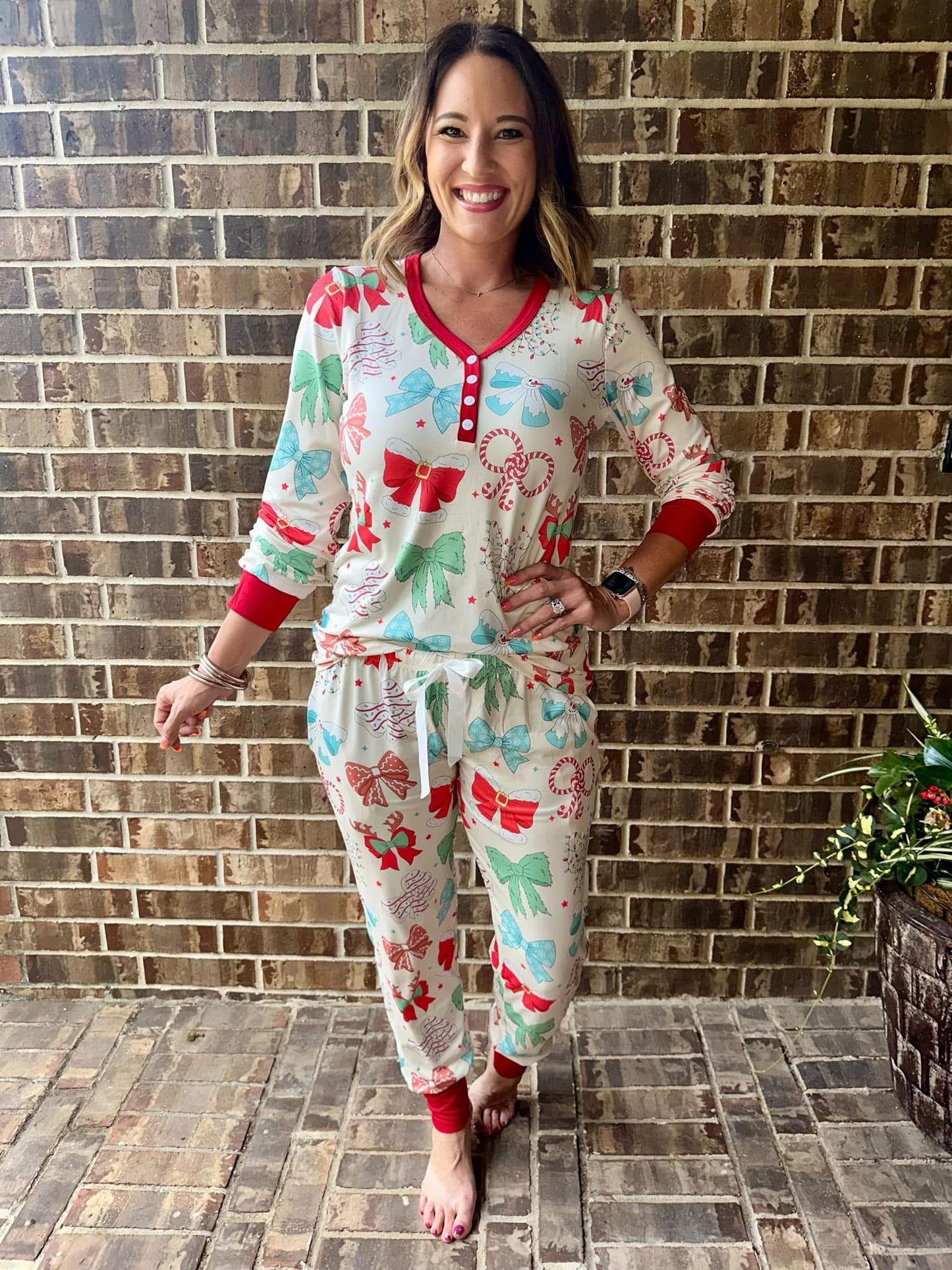 Shirley & Co Holiday Bows LS Jogger Pajamas