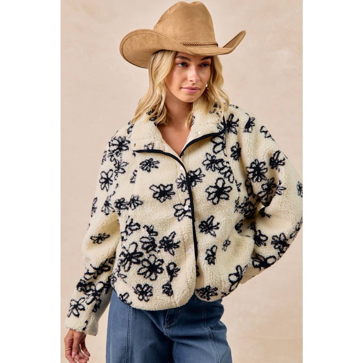 FLORAL PATTERN PIPING DETAIL FLEECE JACKET: IVORY/BLACK / S