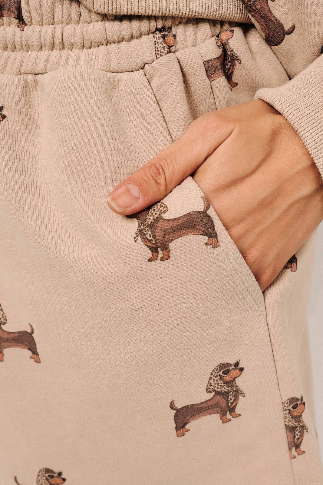 HIGH RISE WEENIE ALL OVER PRINT SWEATSHORT: MELANGE / S