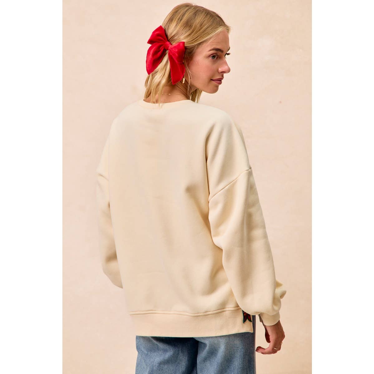 CHRISTMAS PLAID MERRY SIDE BOW PATCHES SWEATSHIRT: CREAM/RED PLAID / S