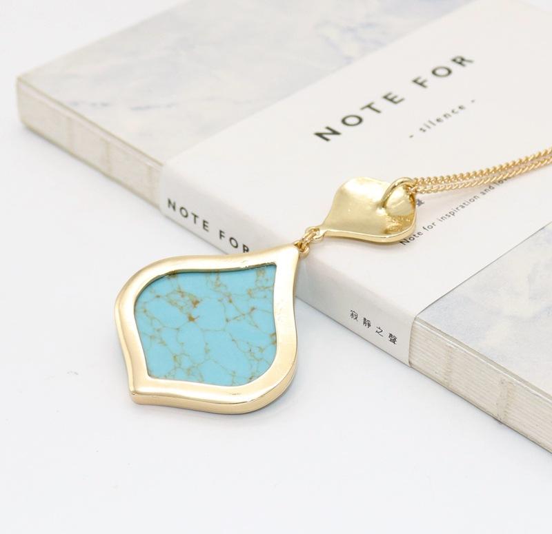 Teardrop Shaped Synthetic Stone Pendant Necklace in Gold Setting
